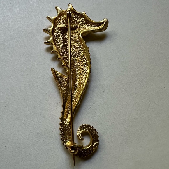 Gold & Black Seahorse Brooch - Picture 4 of 8